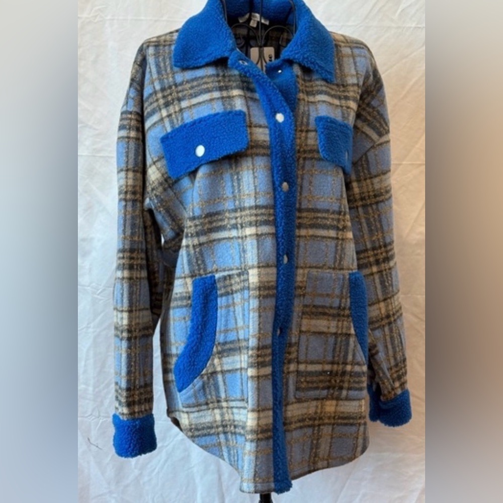 VEVERET ROYAL BLUE PLAID SHACKET TEDDY JACKET LARGE NWOT